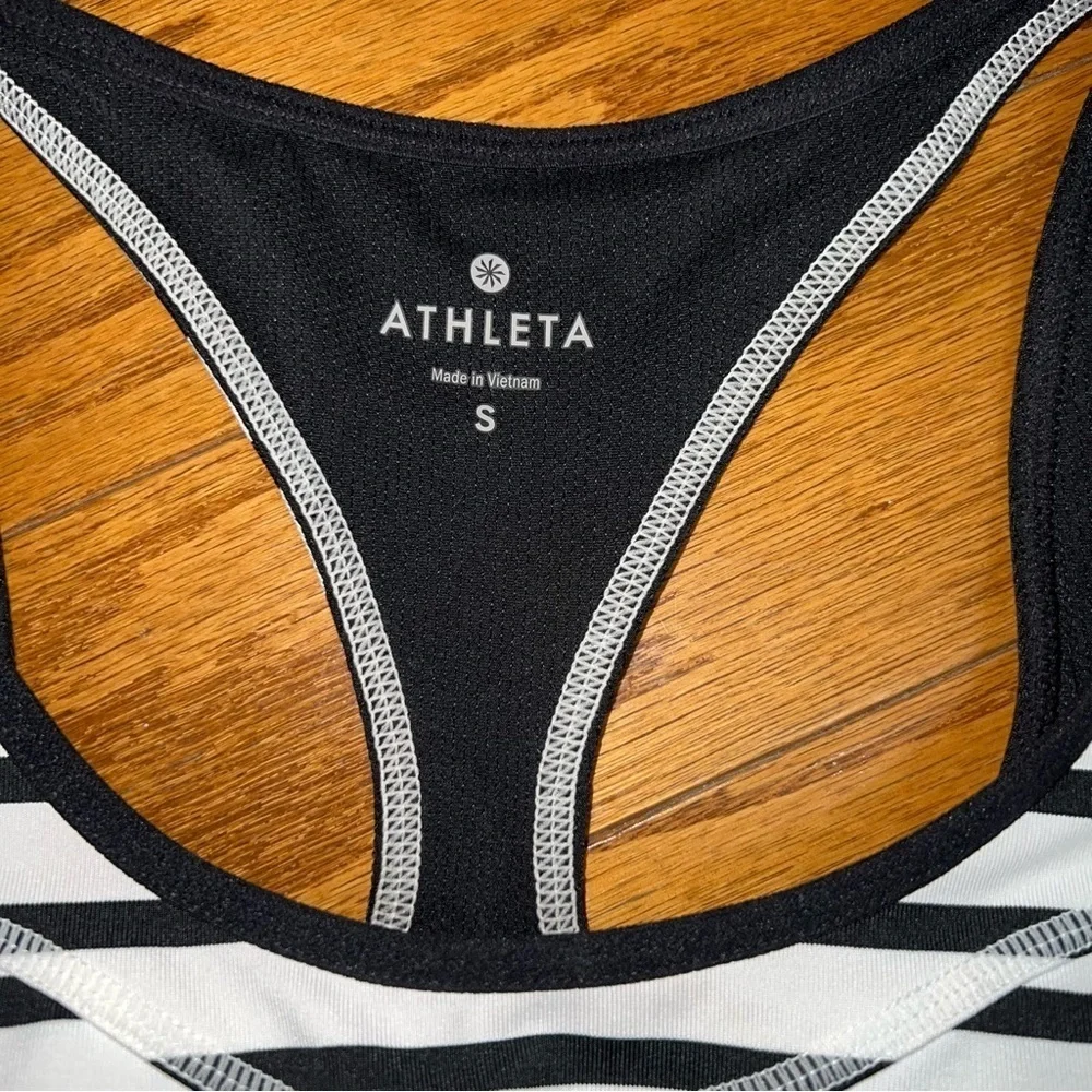 Athleta Triple Dare Black and White Striped Racerback Sports Bra Size Small
